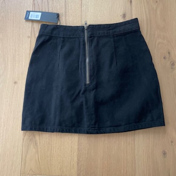 NWT Lioness Lola Mini Skirt Black Denim Size Small - Picture 3 of 7
